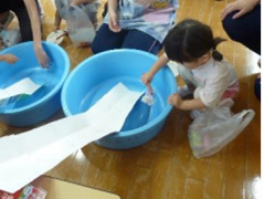 写真:流しそうめんの様子