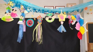 写真：子どもたちが作った笹飾り