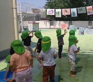 写真:水鉄砲の的あての様子