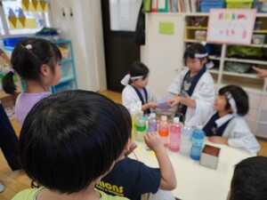 写真:お店屋さんの様子
