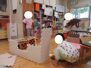3歳児クラスのものもの遊びの様子です。