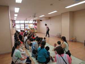 写真：集会を楽しむ様子