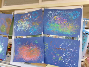 絵の具スタンプで作った打ち上げ花火