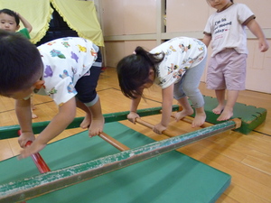 はしご登りをしているところ