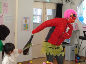 鬼がやられる様子