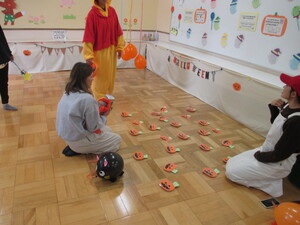 しんがしハロウィン謎解きの様子