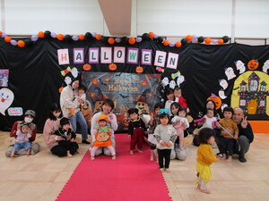 ハロウィンパーティー　うさぎ・くまクラブ合同集合写真