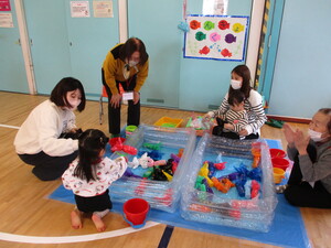 金魚すくい屋さん。