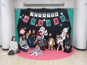 クリスマス会 くまクラブ 集合写真の様子
