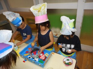 3歳児が弁当屋さんをしています