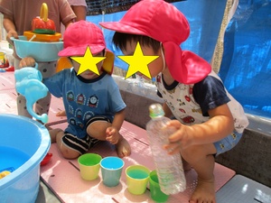 うさぎ組 水遊びの様子