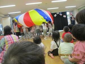 きりん組(4歳児)のバルーンの様子