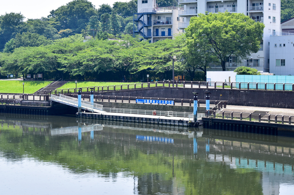 写真：水上バス小豆沢発着場