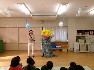 【獅子舞の様子】