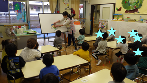 3歳児クラスの保健指導の様子