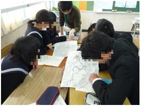 写真1:地図で農地を調べる様子