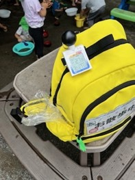 お散歩リュックにも熱中症指数計を取り付けています