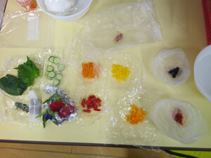 色水をつくる材料です。