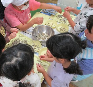写真：煮干しのわたとりの様子