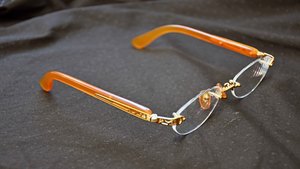 サムネイル:べっ甲細工 眼鏡