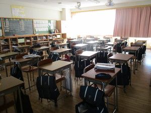 志三中　整頓された教室の様子