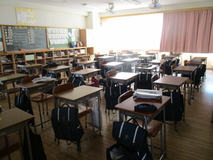 志三中 整頓された教室の様子