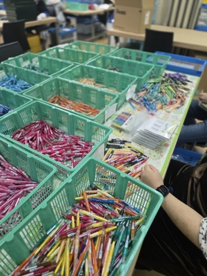 写真：ペンの封入