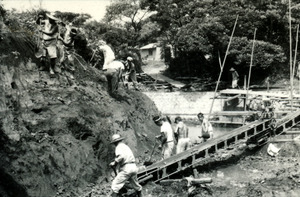 画像：護岸工事中の石神井川