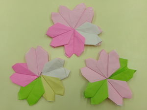 折り紙で作られた桜