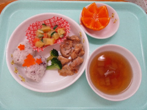 画像:年末お楽しみ会後の昼食
