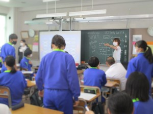 高二中 英語の授業の様子