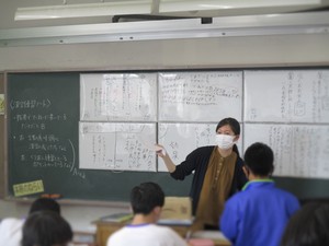高二中　国語の授業の様子