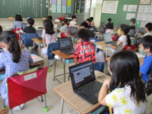 成丘小　2年生国語の授業の様子