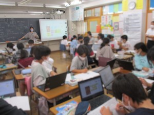 徳丸小 社会の授業の様子