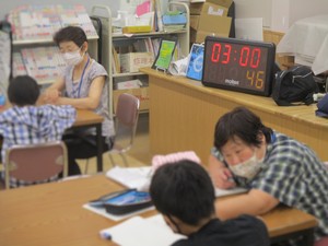 前野小　ドッピー教室（放課後学習教室）の様子