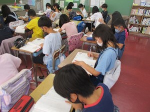 前野小 5年生の国語の授業