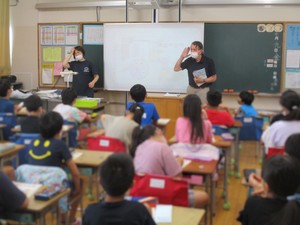 三園小 4年生外国語活動