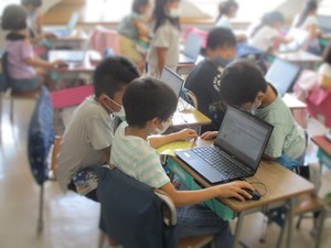 板七小　プログラミングの授業