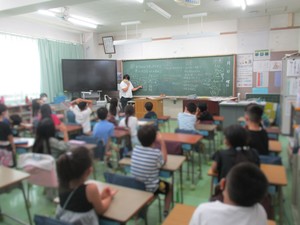 板六小 生活科の授業の様子
