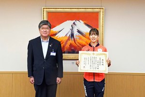 写真：江村選手と坂本区長