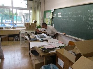 上二中 画面越しで声かけする校長先生