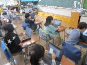 志六小 端末をスタートさせる様子