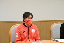 写真：歓談する木村選手