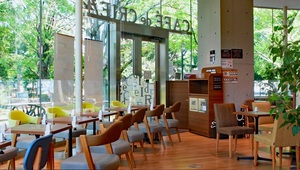 写真:板橋区立図書館に併設しているカフェ