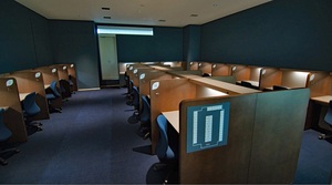 写真:板橋区立中央図書館の学習コーナー