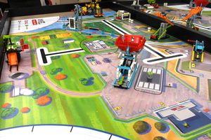 サムネイル：『ロボットゲーム』競技フィールド