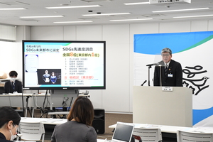 サムネイル:記者会見の様子3