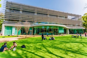 区立中央図書館