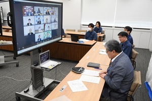 写真：首長会議