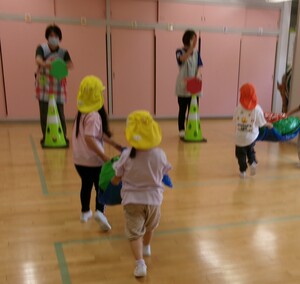 果物運びリレー